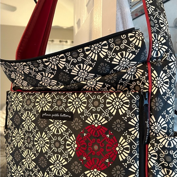 Petunia Pickle Bottom Patterned Diaper Bag w/ Strap in Black & White & Red - Picture 9 of 12